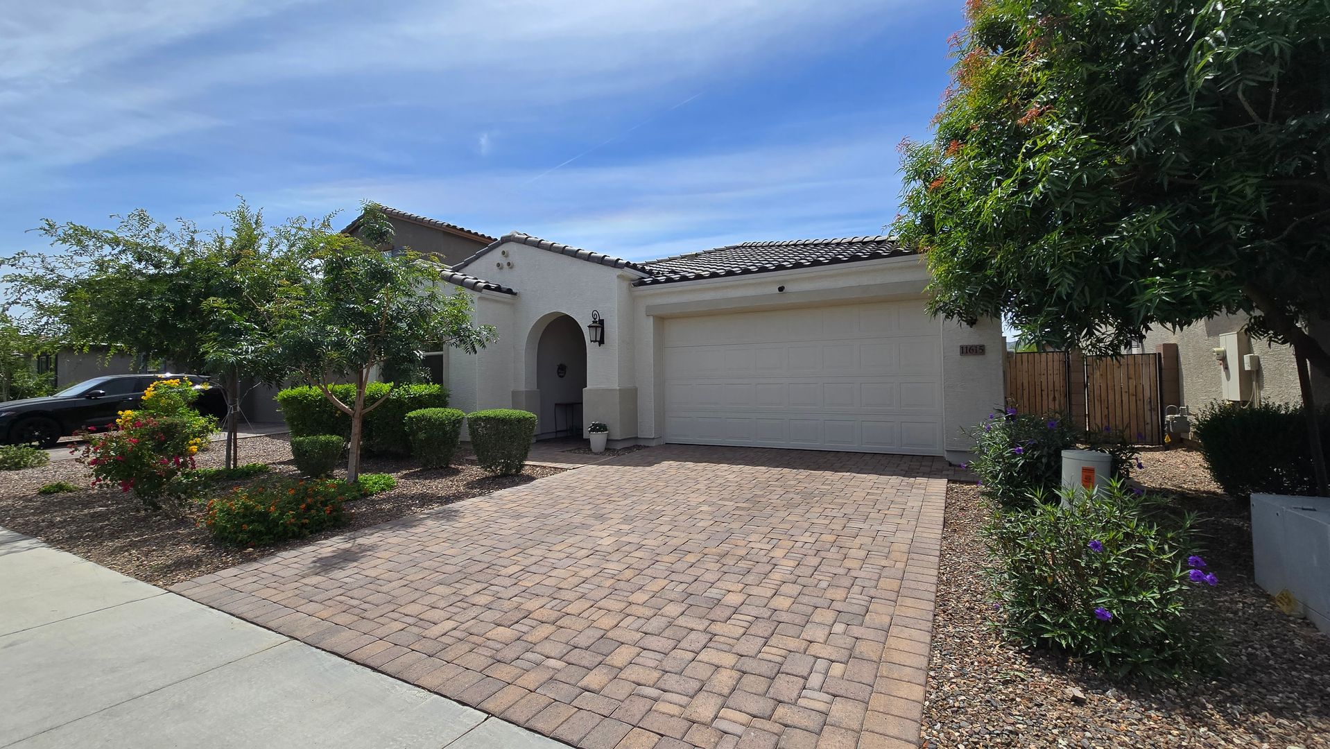 Avondale House: 11615 W Marguerite Ave