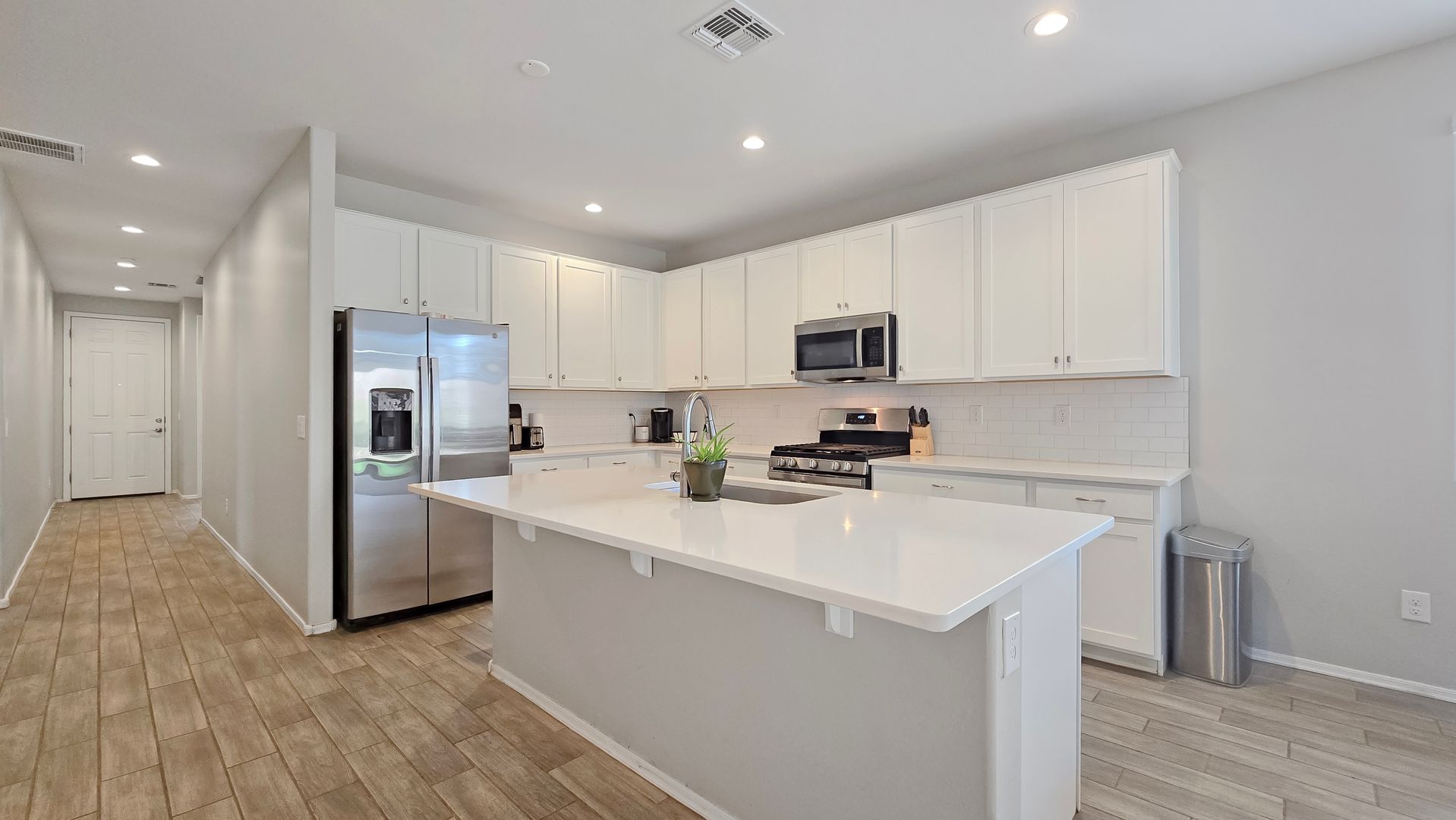 18572 W. Cottontail Ln, Wittman, AZ 85361 photo 3