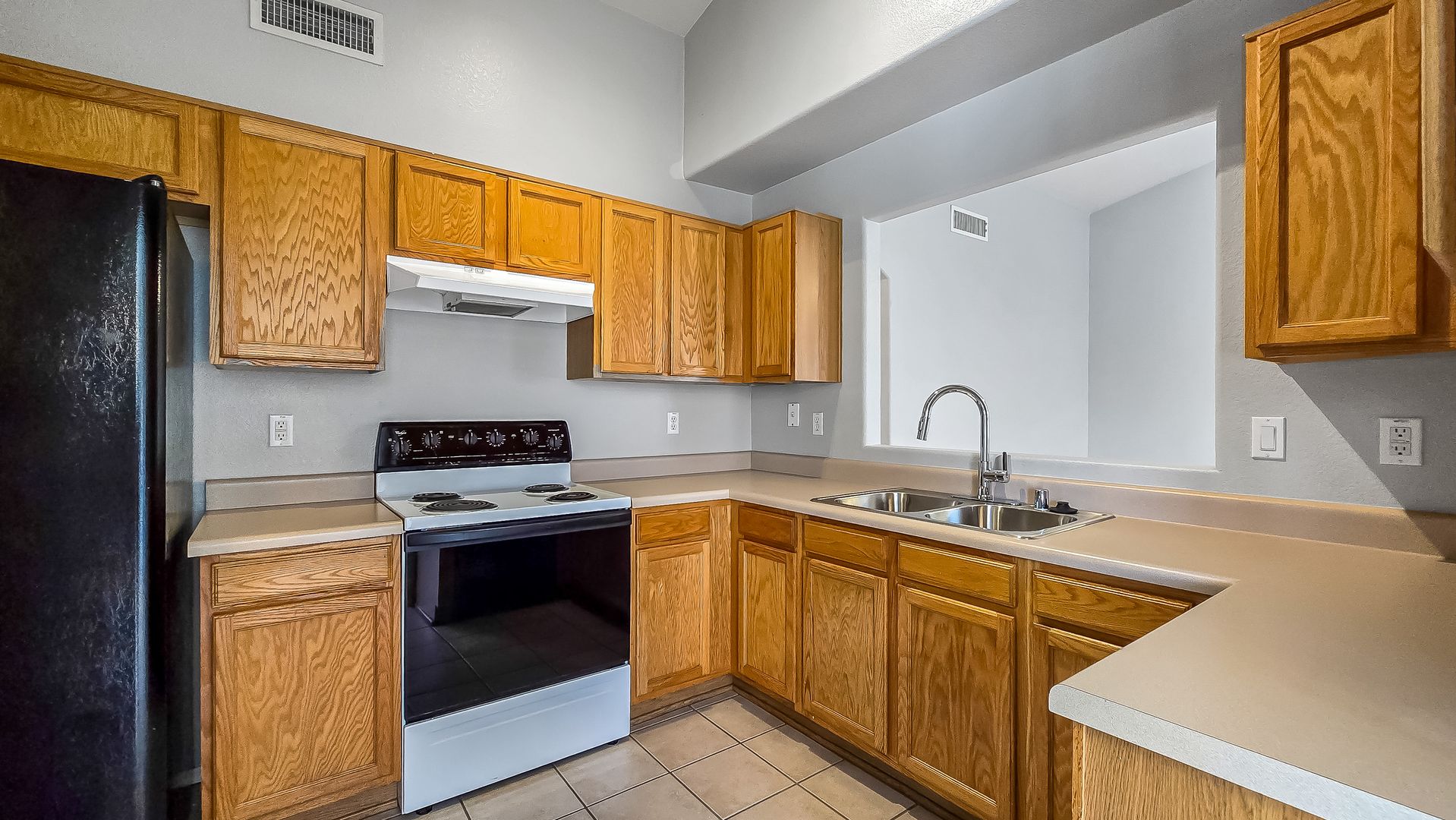 13344 W Desert Lane, Surprise, AZ 85374 photo 6