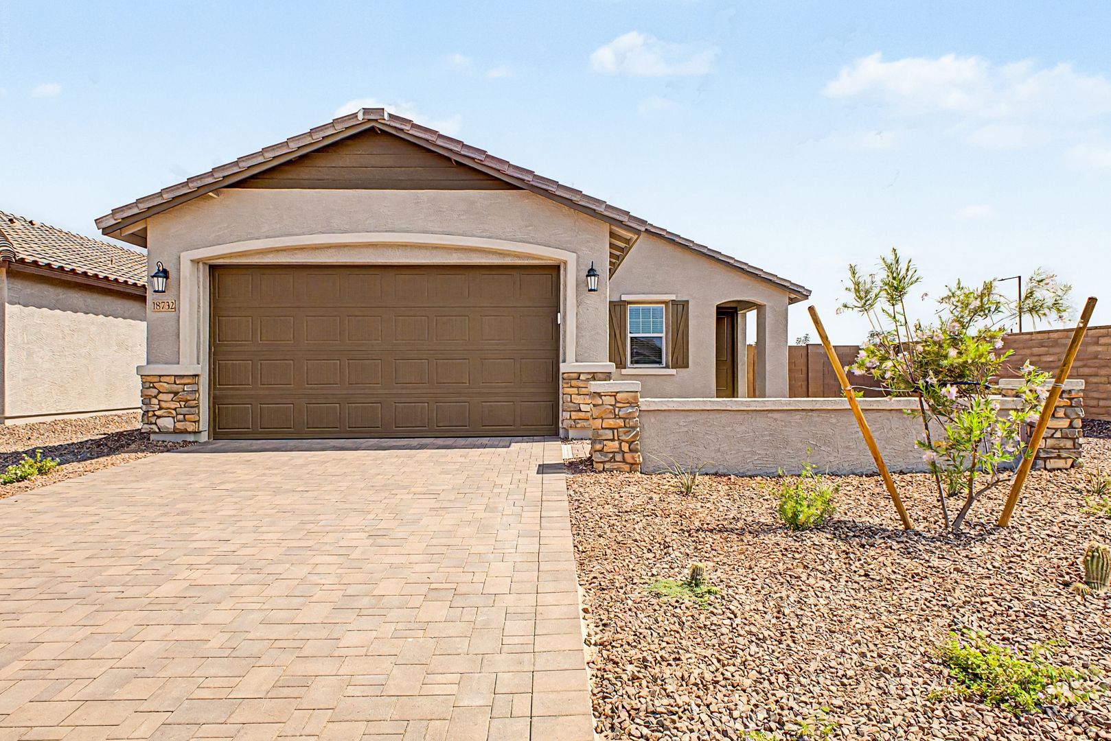 Goodyear House: 18732 W Maplewood Dr