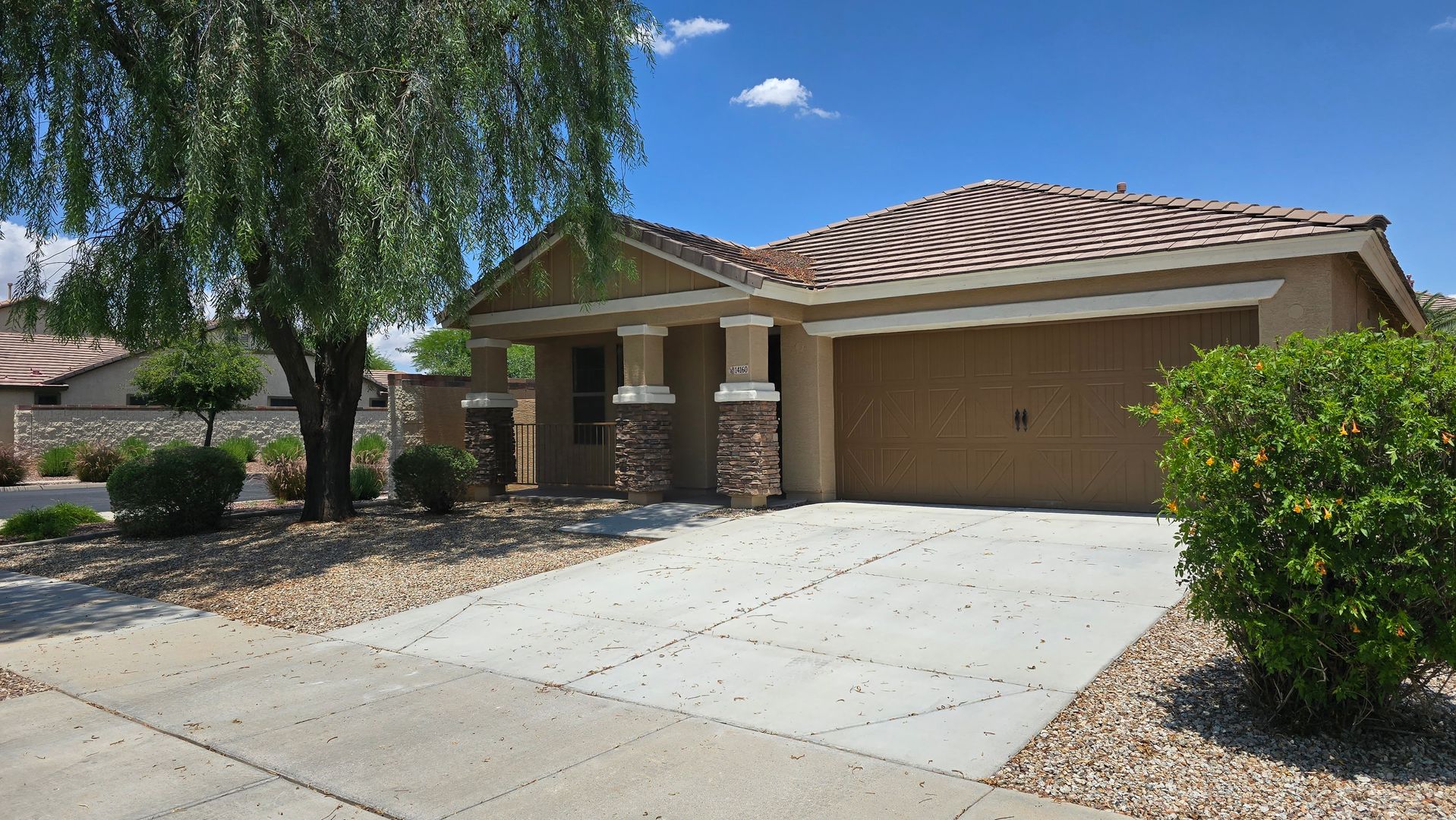 14160 W Larkspur Dr, Surprise, AZ 85379 photo 2