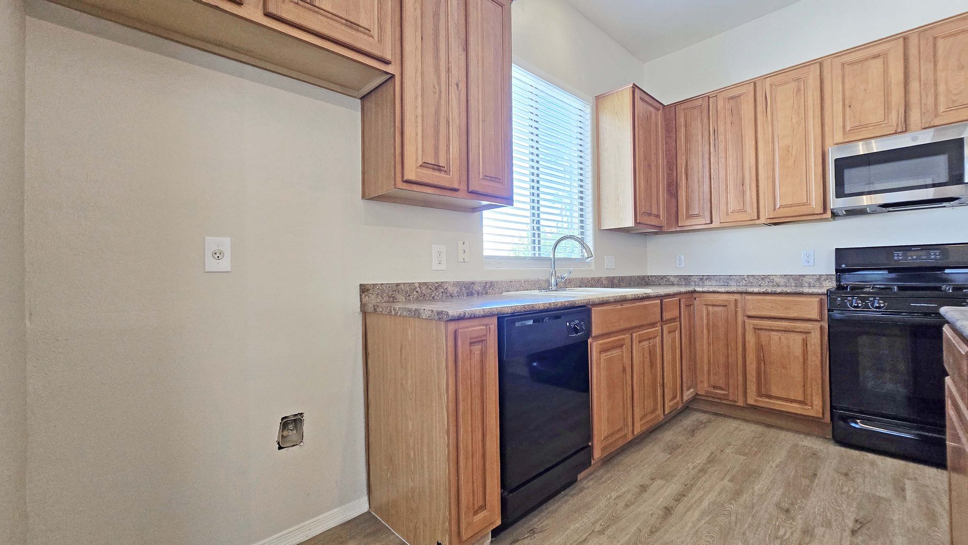 13588 W Alvarado Dr, Goodyear, AZ 85395 photo 6