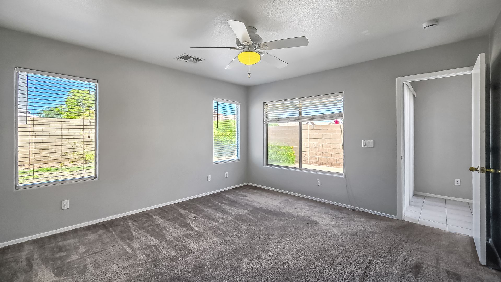 13344 W Desert Lane, Surprise, AZ 85374 photo 14