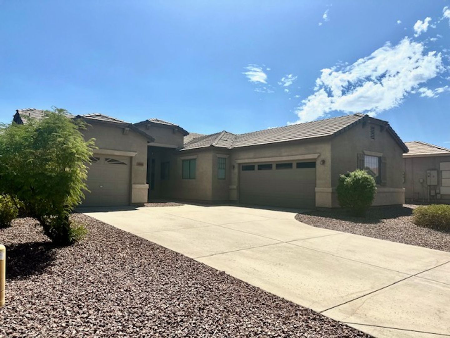 Surprise House: 17605 W Crocus Dr
