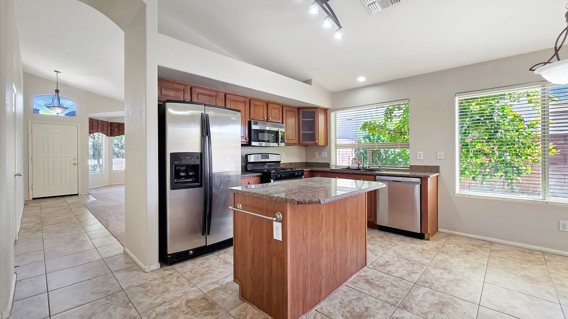 15857 W Moreland St, Goodyear, AZ 85338 photo 6