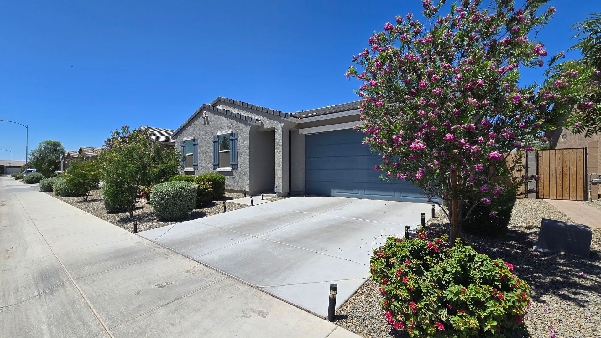 Tolleson House: 8820 W Agora Ln