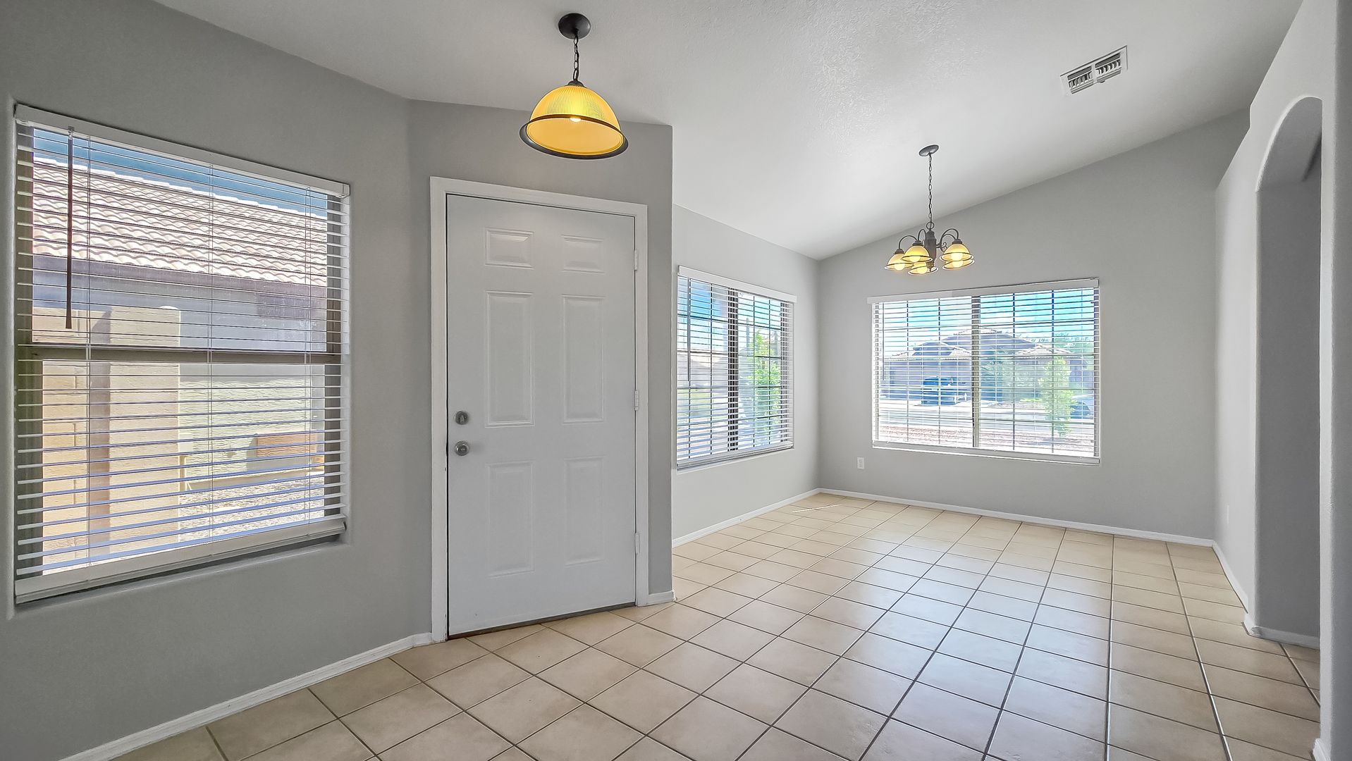 13344 W Desert Lane, Surprise, AZ 85374 photo 3