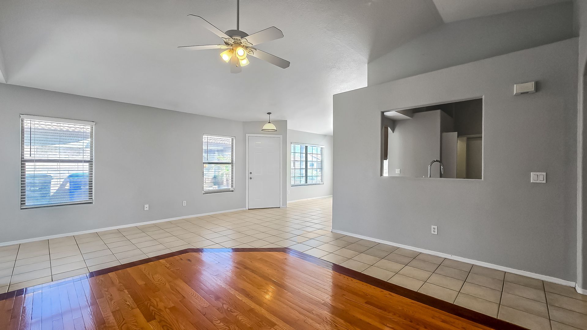 13344 W Desert Lane, Surprise, AZ 85374 photo 4