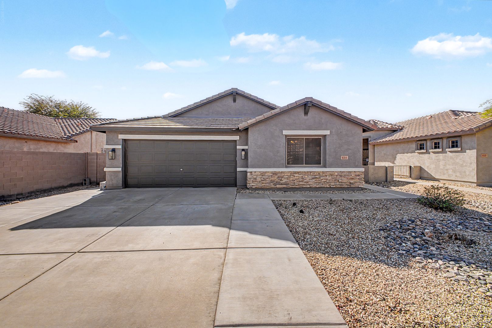 614 S 111th Dr, Avondale, AZ 85323 photo 2