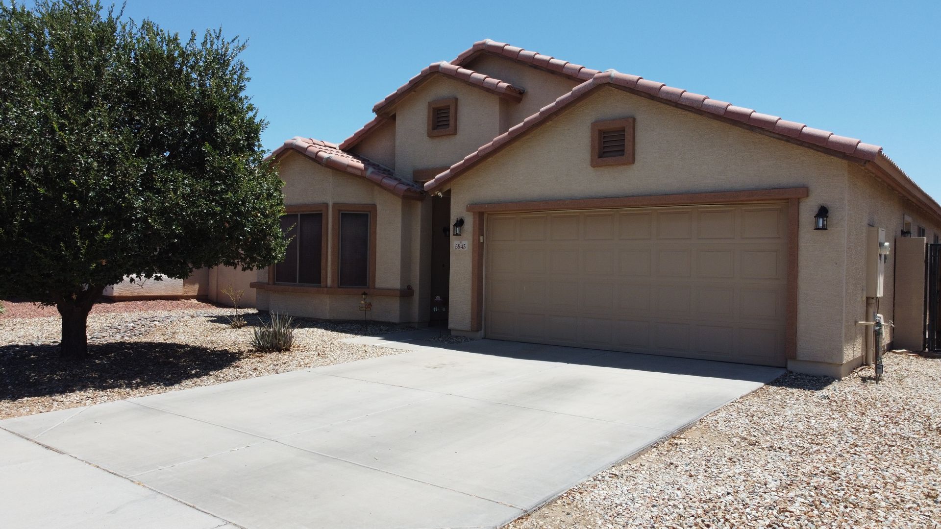 Buckeye House: 5943 S 248th Dr
