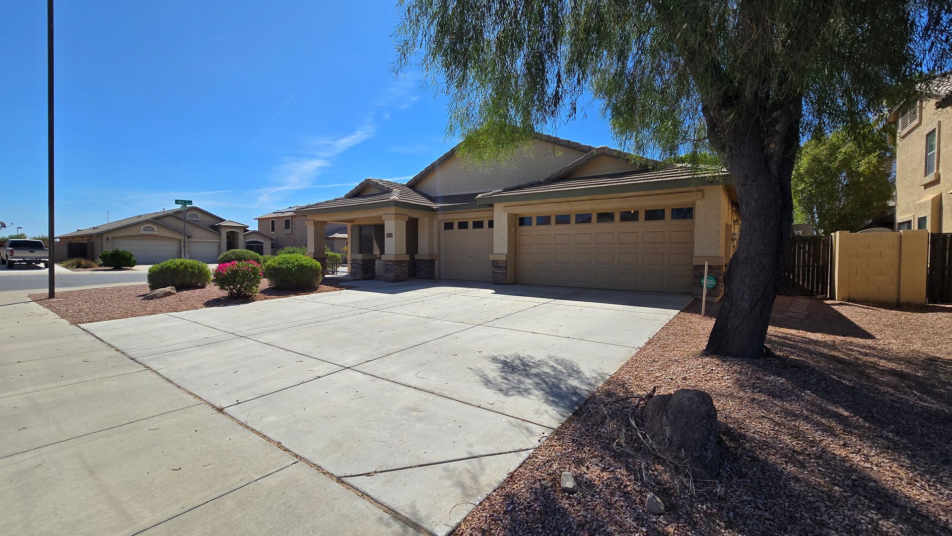 16141 W Gibson Lane, Goodyear, AZ 85338 photo 2