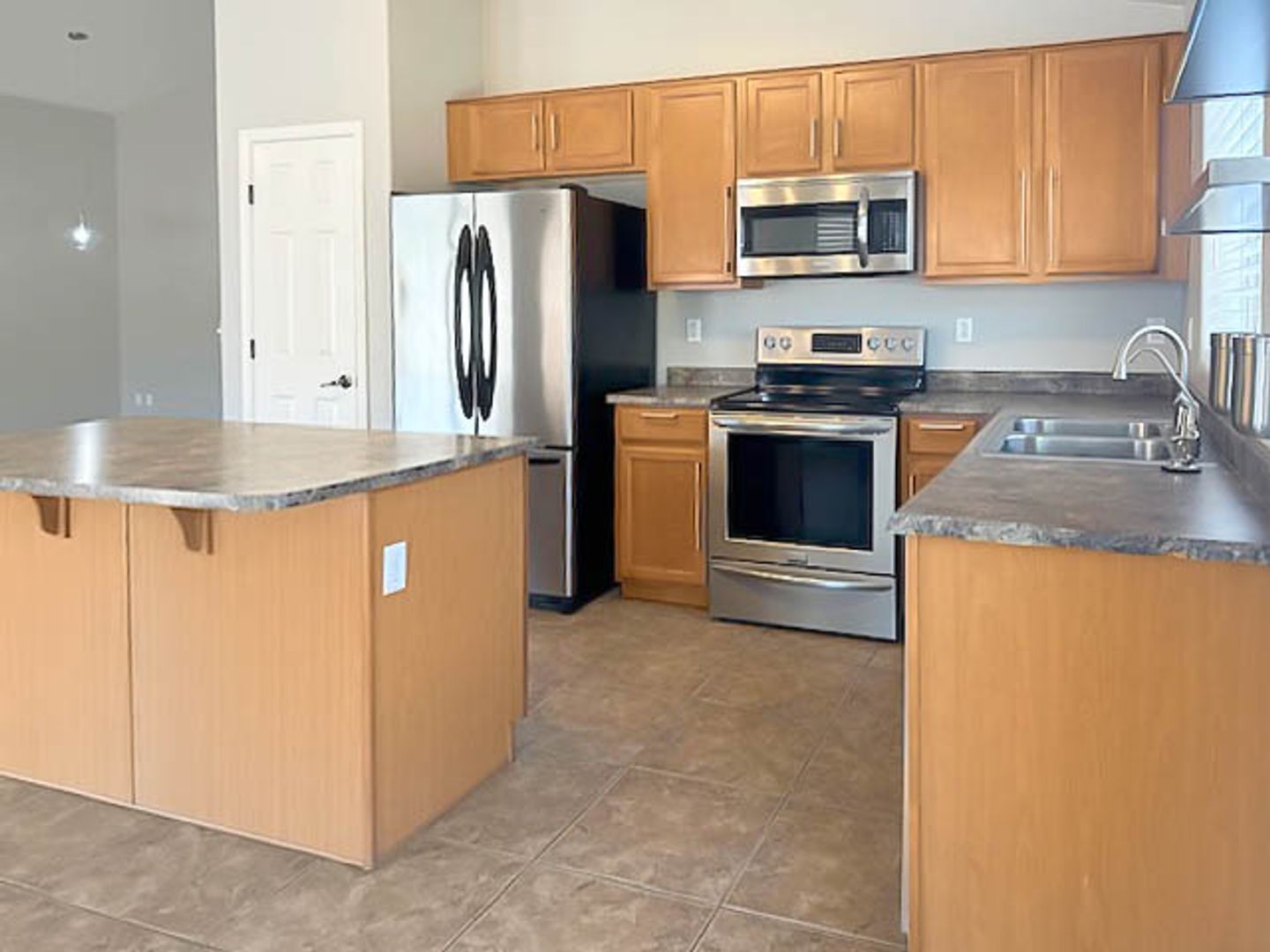 1953 S 174th Ln, Goodyear, AZ 85338 photo 3