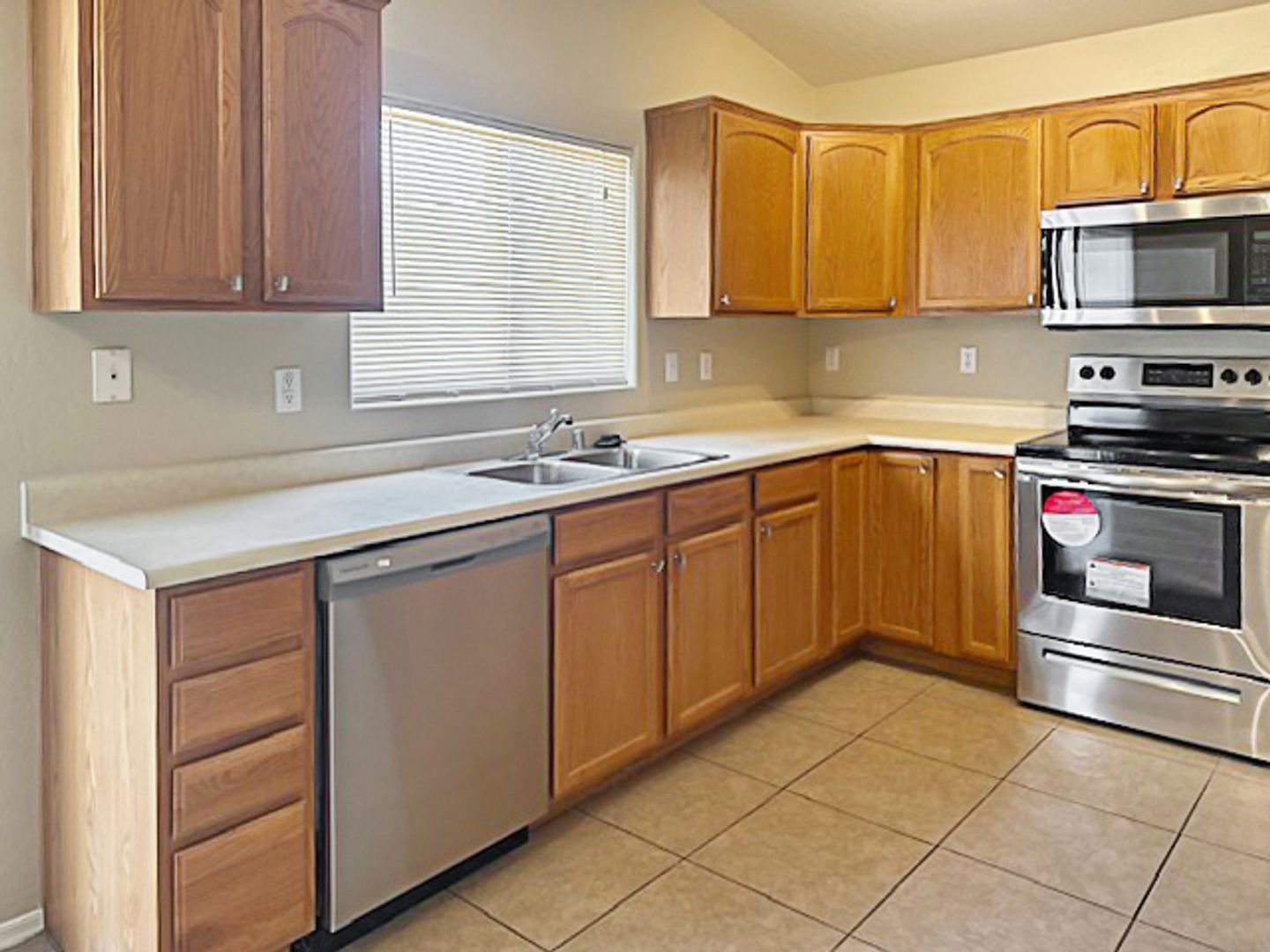 13410 W Watson Lane, Surprise, AZ 85379 photo 7