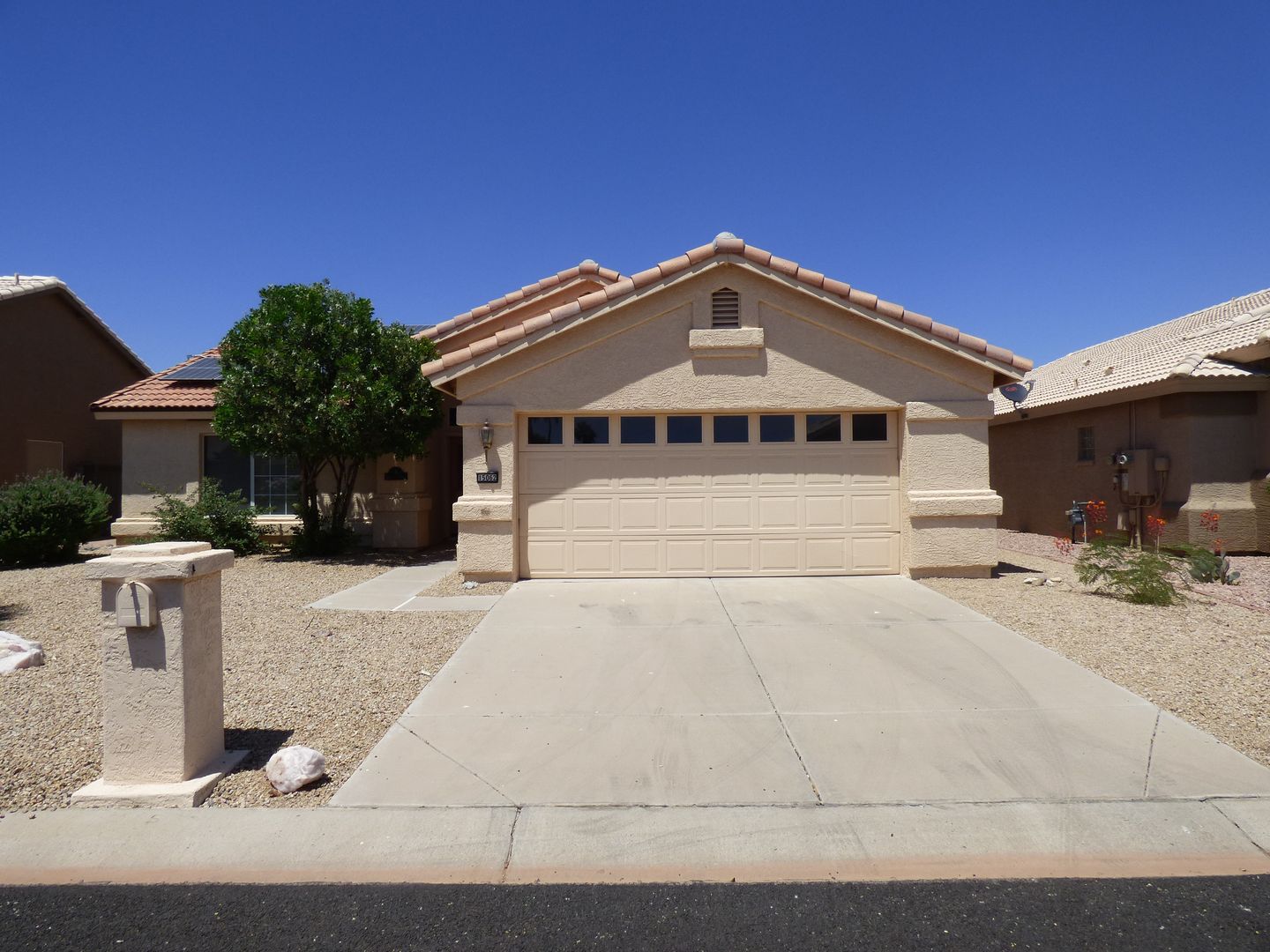 Goodyear House: 15062 W Piccadilly Rd