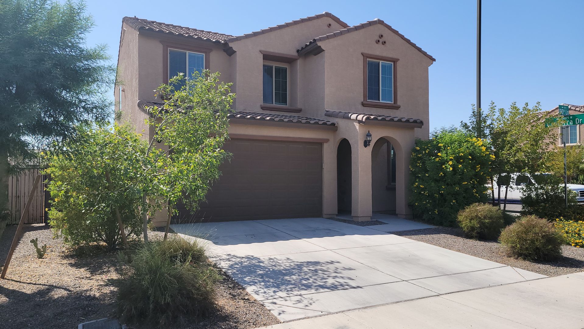 Buckeye House: 56 S 190th Ln