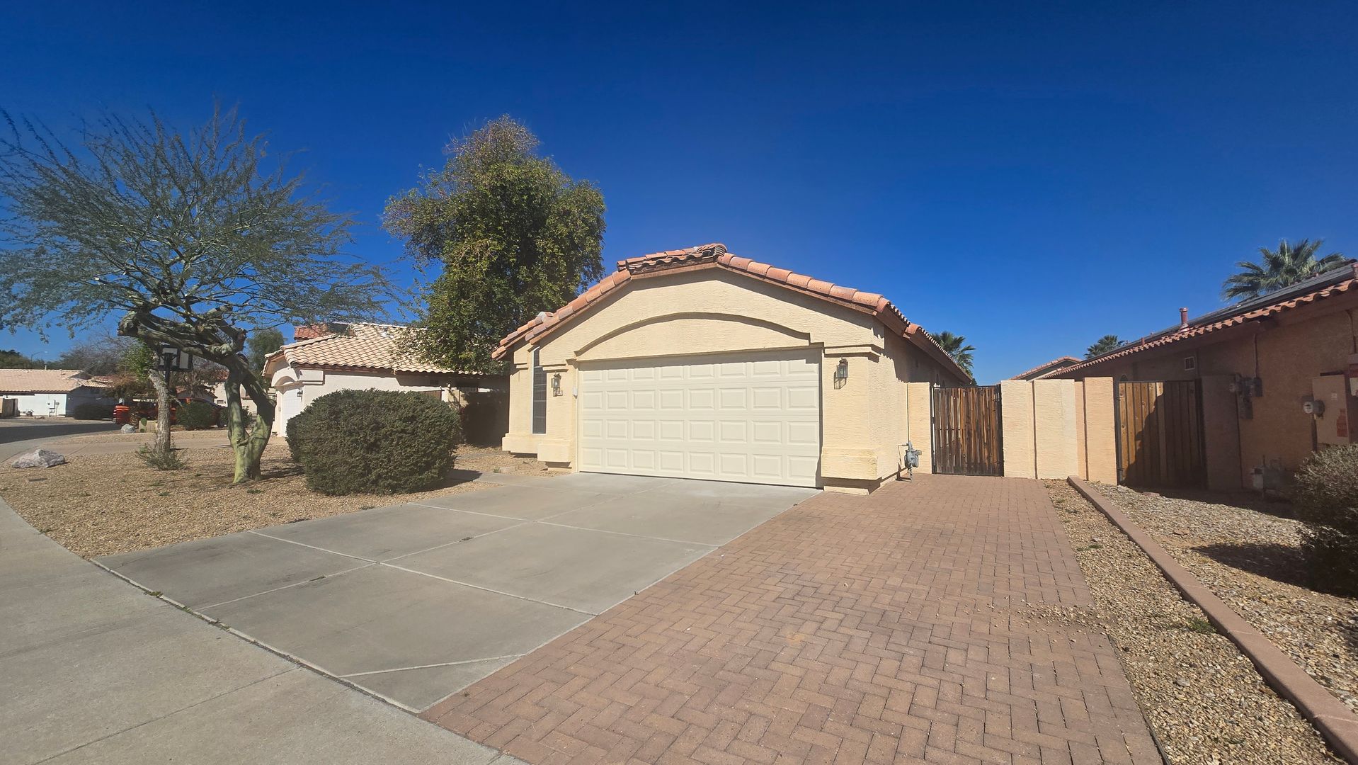 Avondale House: 12742 W Palm Ln