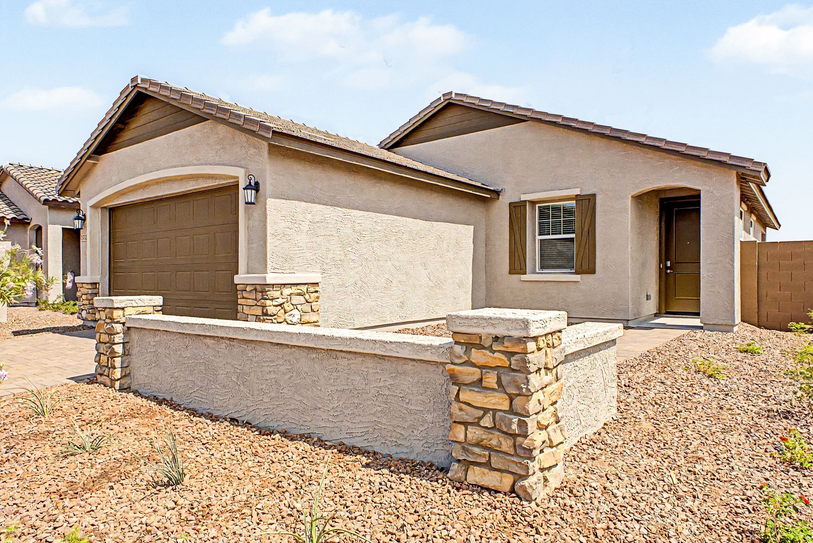 18732 W Maplewood Dr, Goodyear, AZ 85338 photo 2