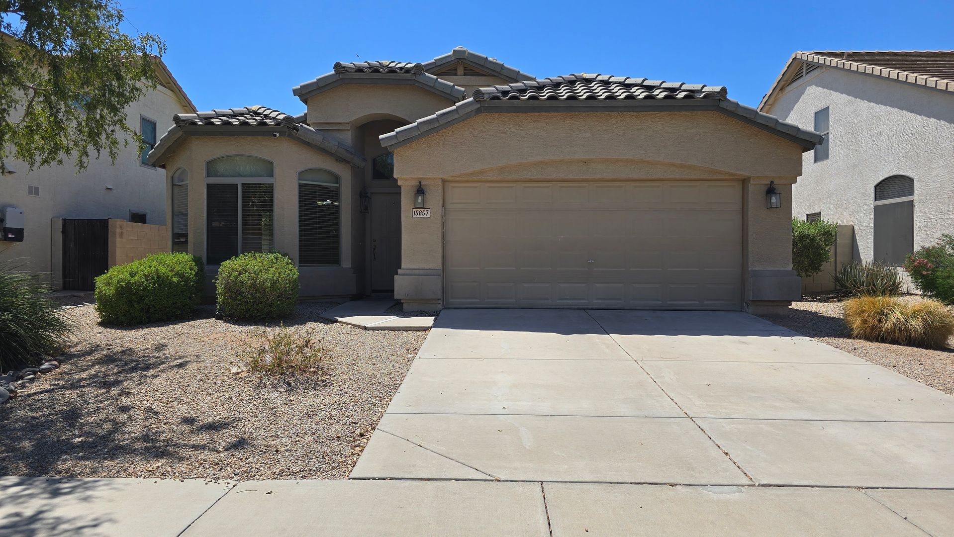 15857 W Moreland St, Goodyear, AZ 85338 photo 2