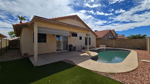 Affordable price! Private pool & new interior! – photo 1