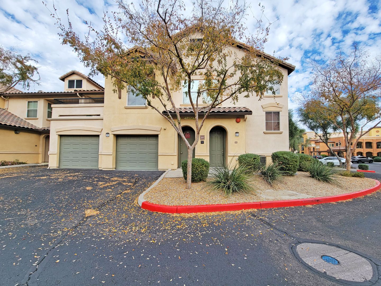 Surprise Townhome: 14575 W Mountain View Blvd Unit 323