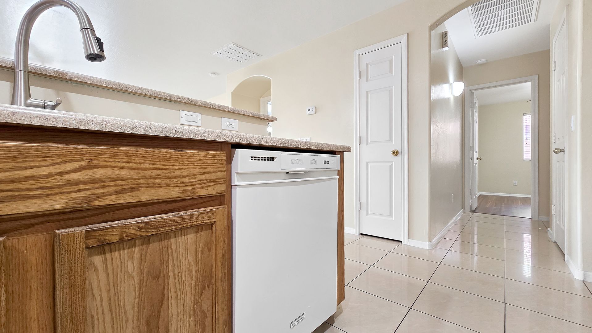 632 S 152nd Lane , Goodyear, AZ 85338 photo 4