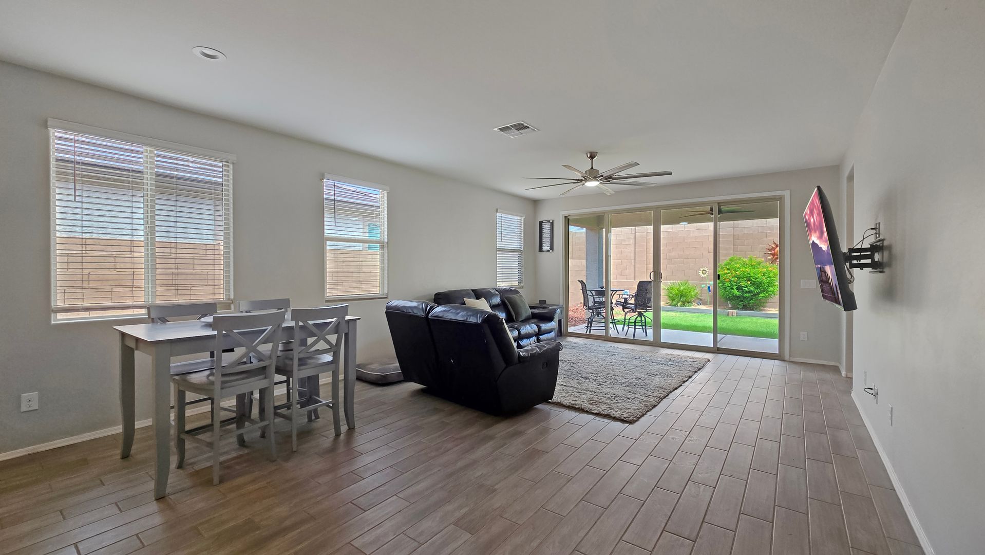 18572 W. Cottontail Ln, Wittman, AZ 85361 photo 8