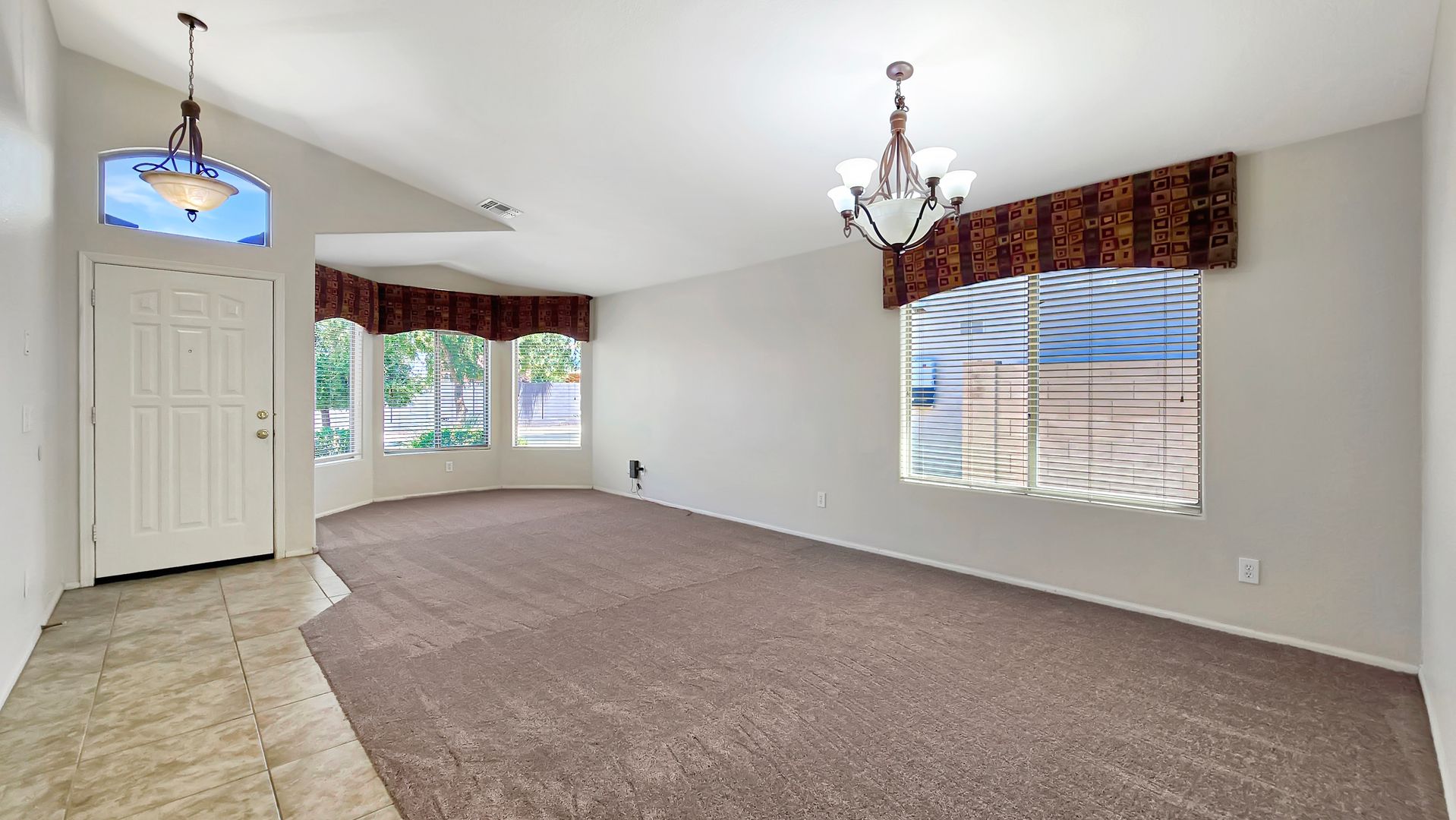 15857 W Moreland St, Goodyear, AZ 85338 photo 4