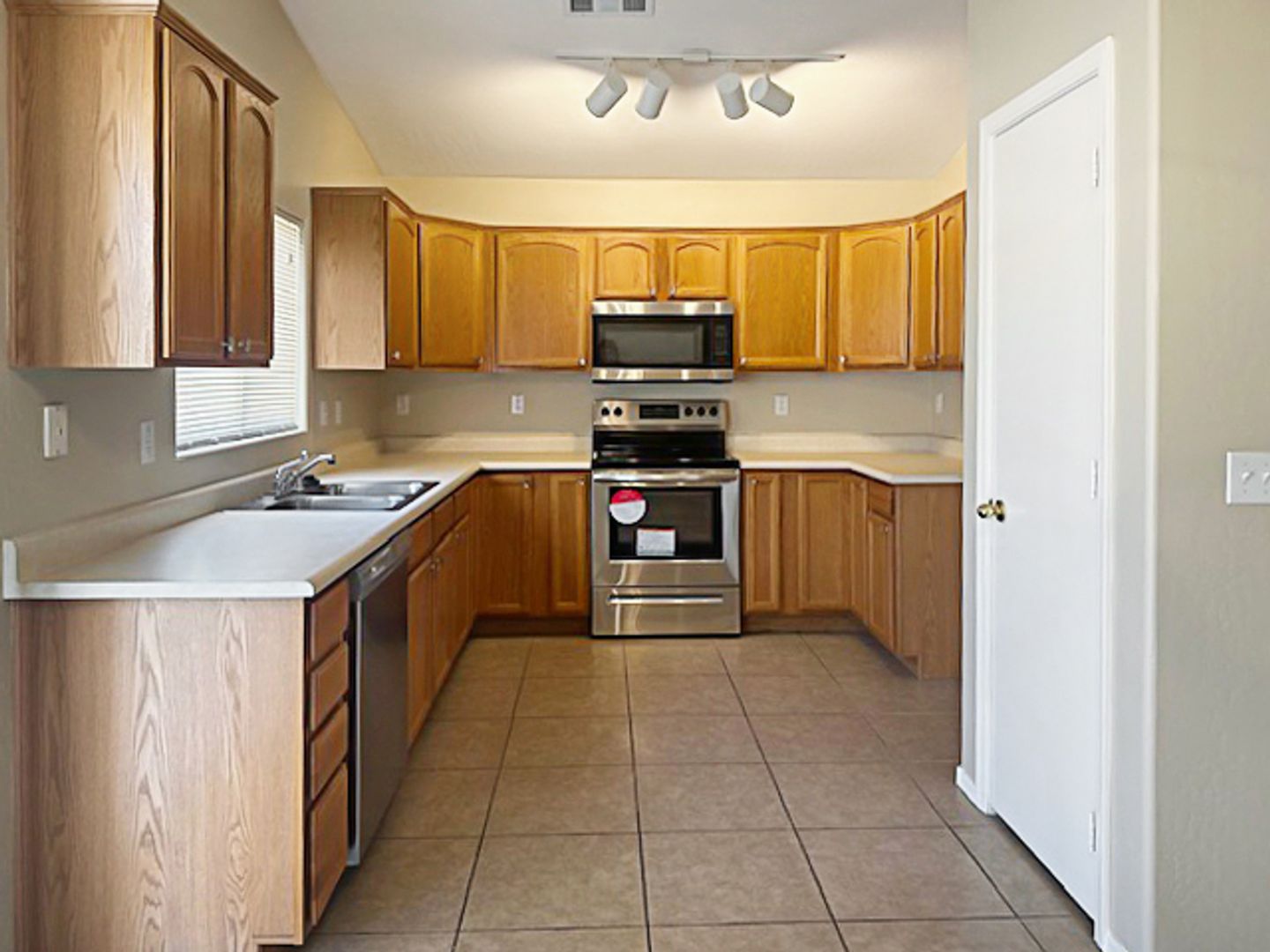 13410 W Watson Lane, Surprise, AZ 85379 photo 6