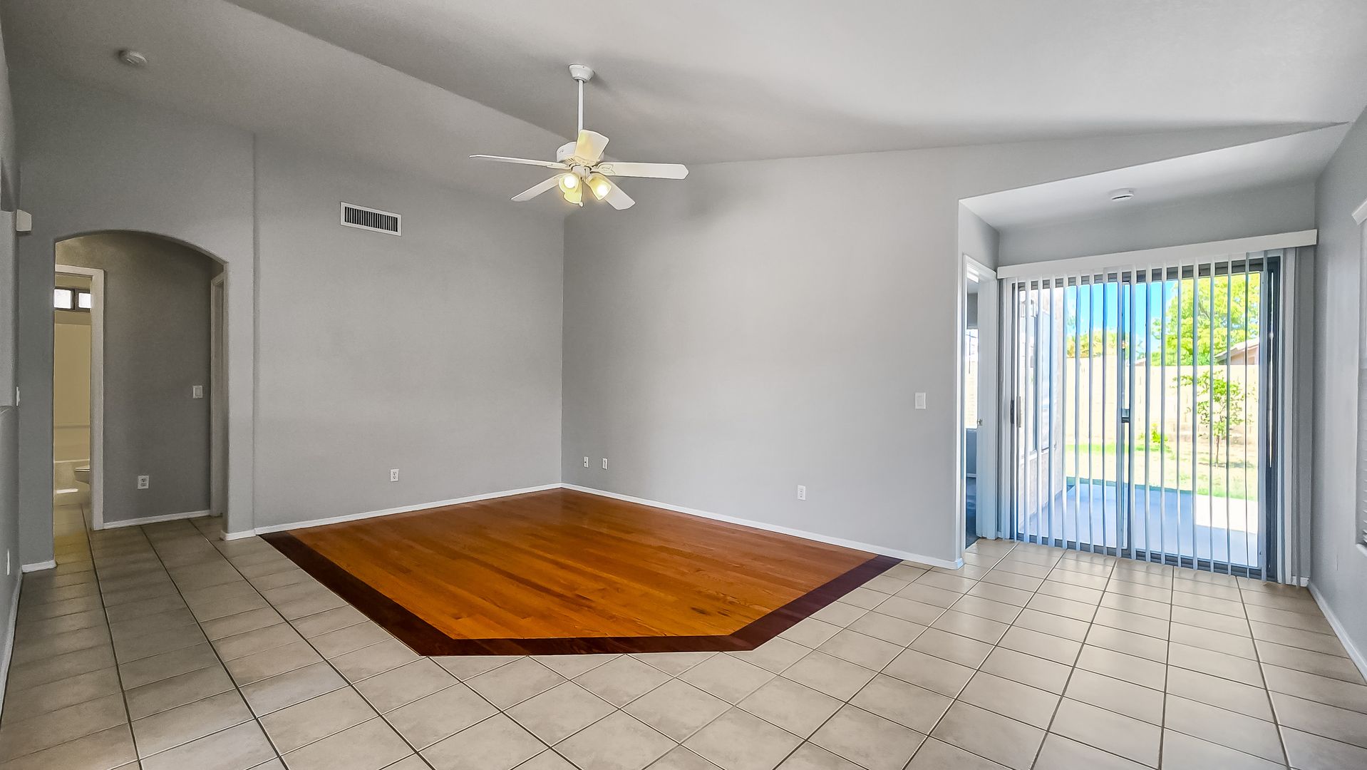13344 W Desert Lane, Surprise, AZ 85374 photo 5