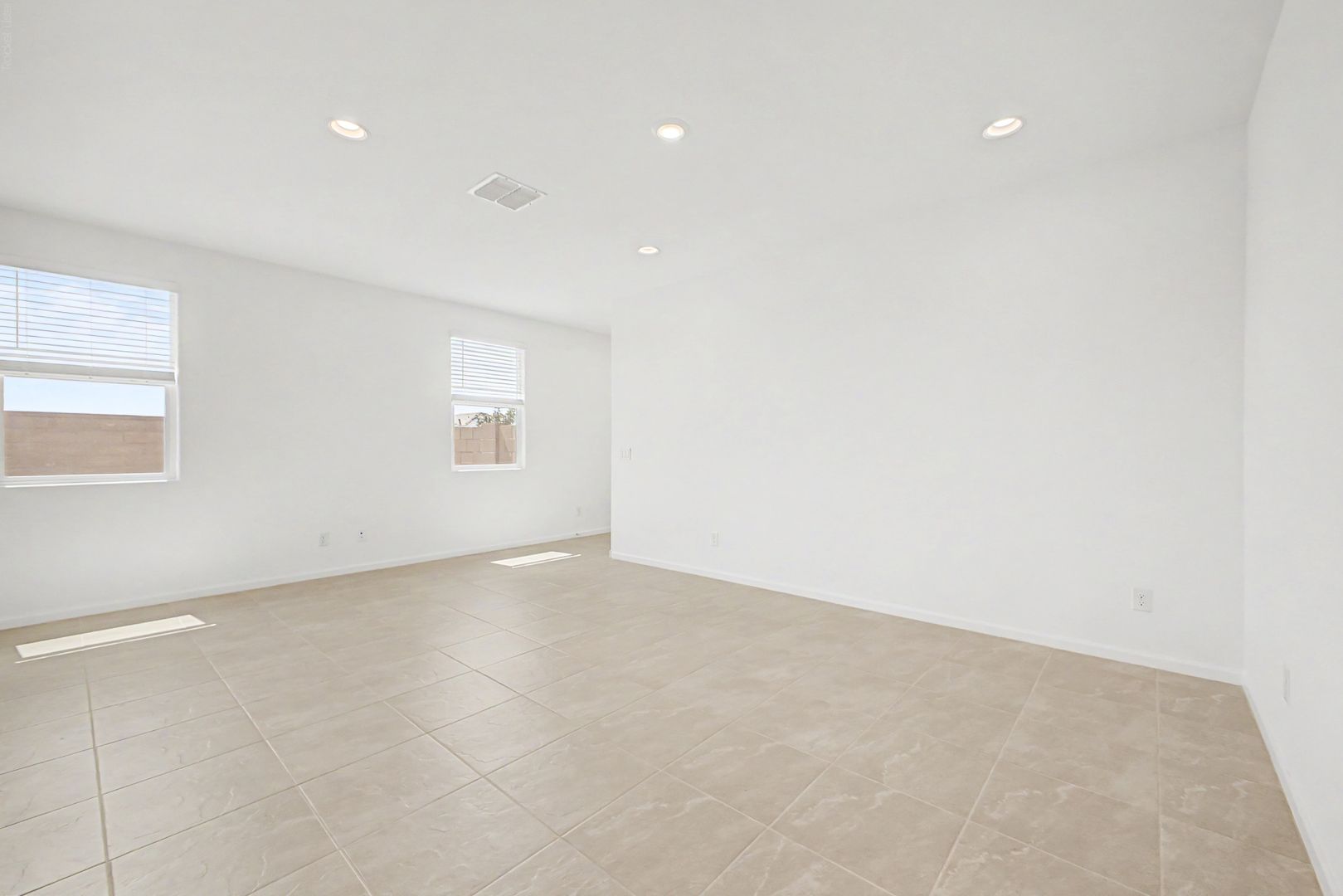 18732 W Maplewood Dr, Goodyear, AZ 85338 photo 4