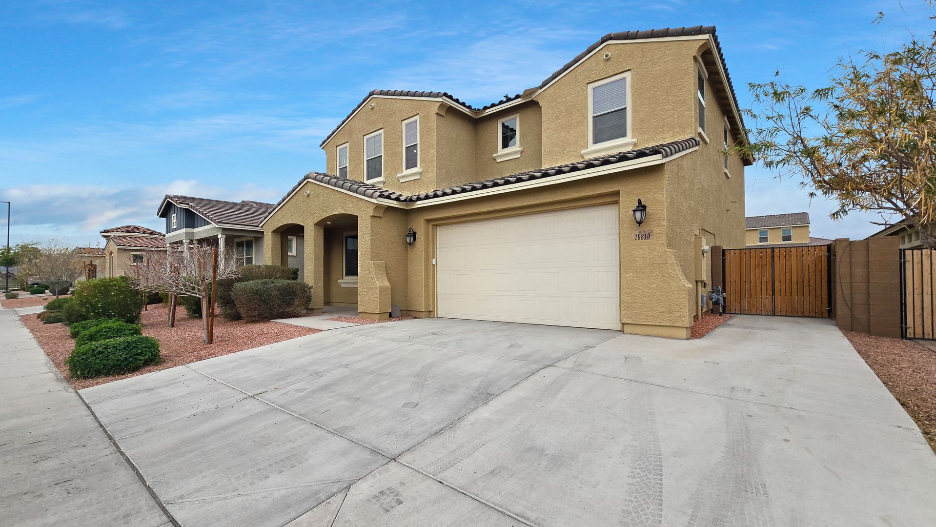 Buckeye House: 19810 W Verde Lane