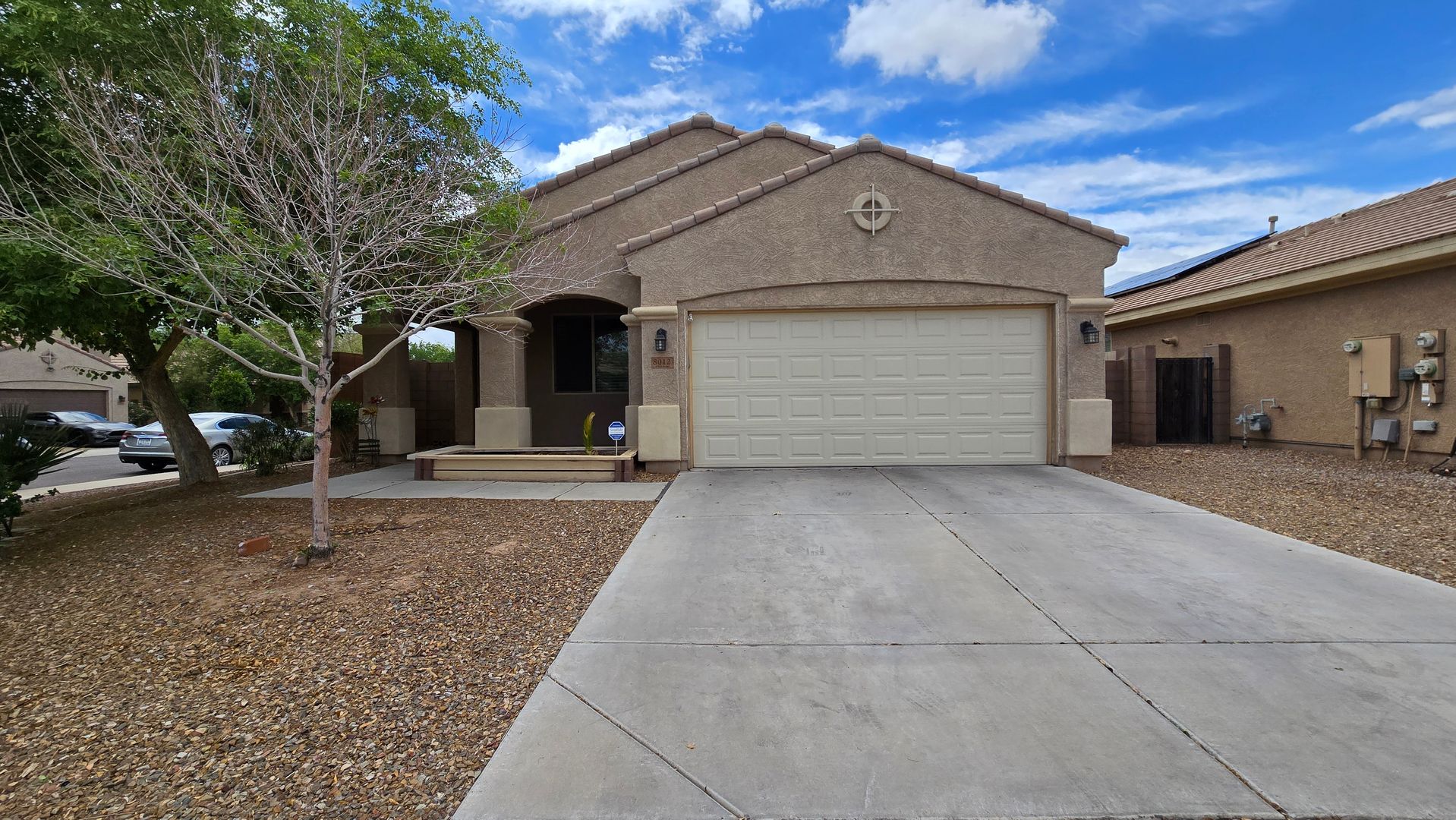 Laveen House: 8012 S 70th Dr