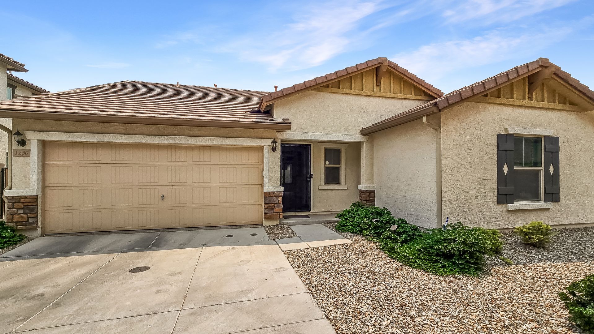 Goodyear House: 1286 N 165th Ave
