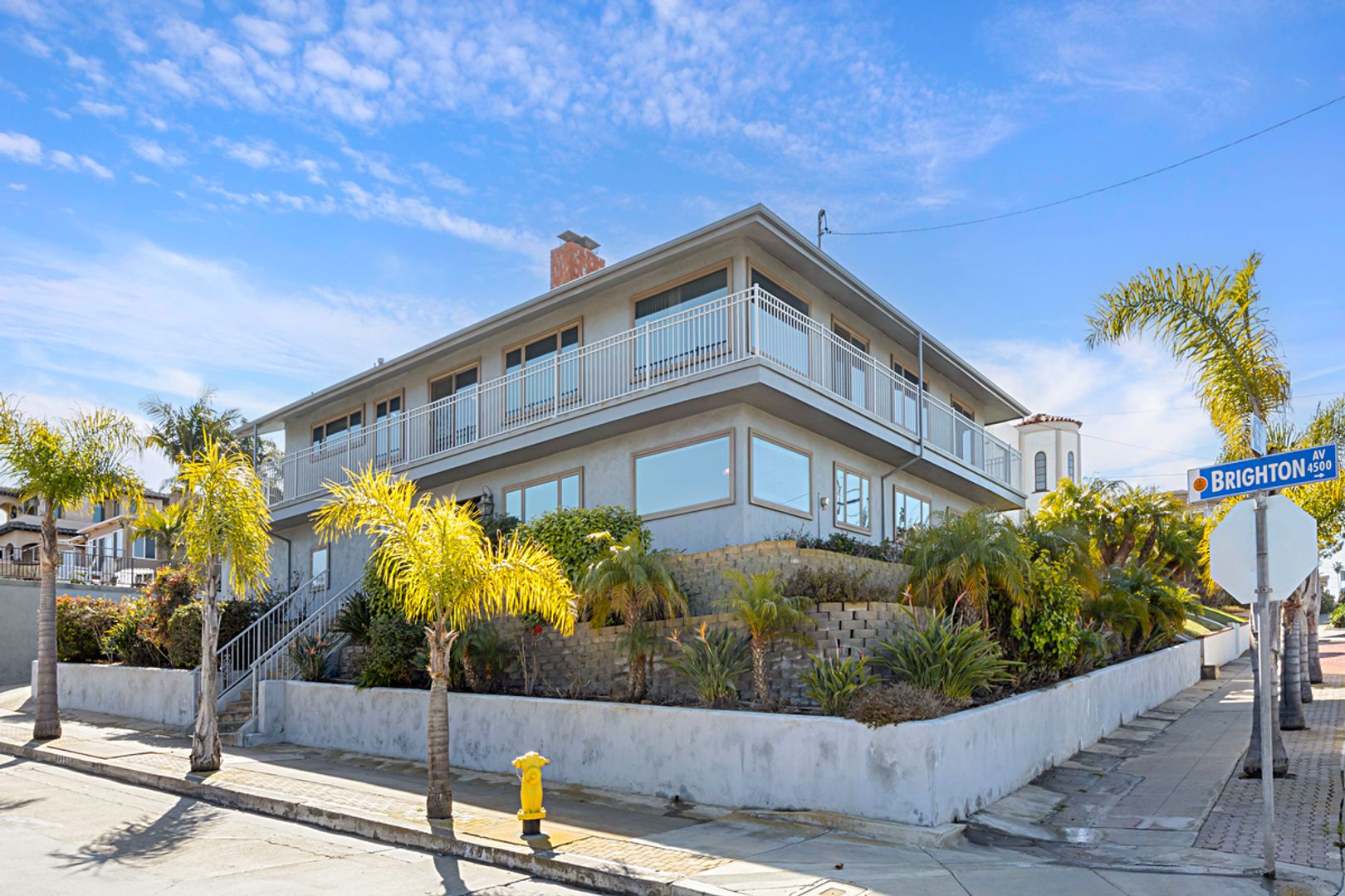 SAN DIEGO House: 4495 BRIGHTON AVENUE