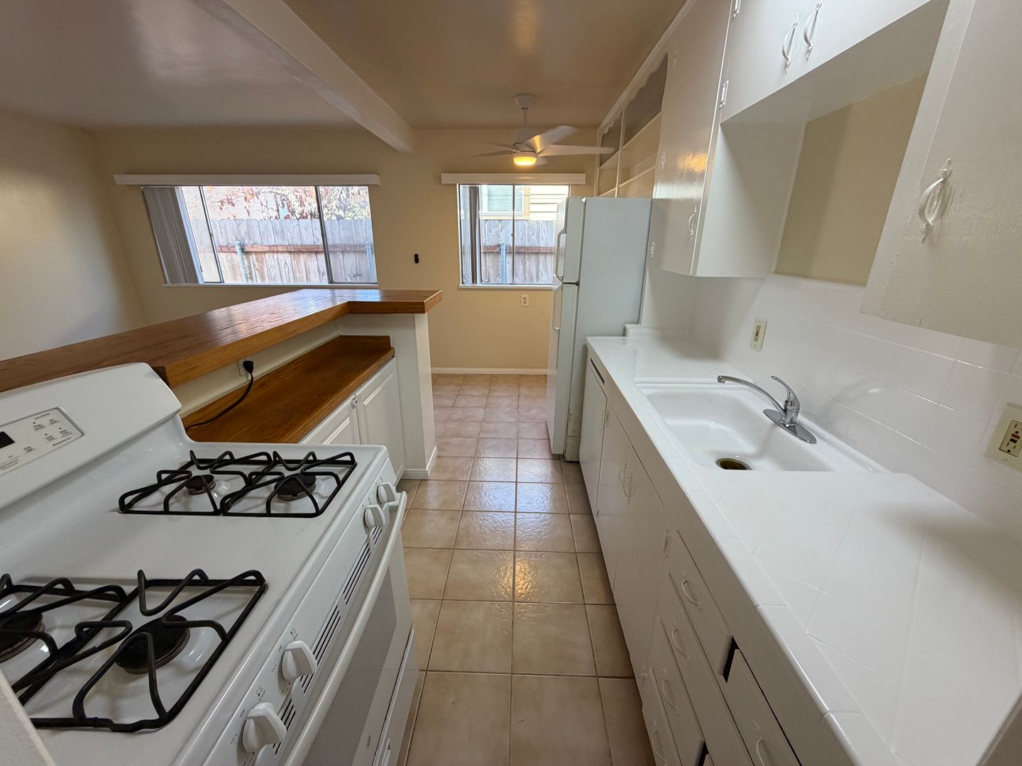 SAN DIEGO Apartment: 5018-5024 1/2 CAPE MAY AVENUE