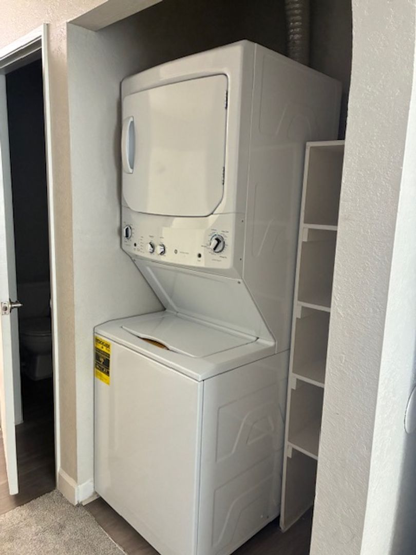 Las Vegas Apartment: 1330 E. Reno Ave