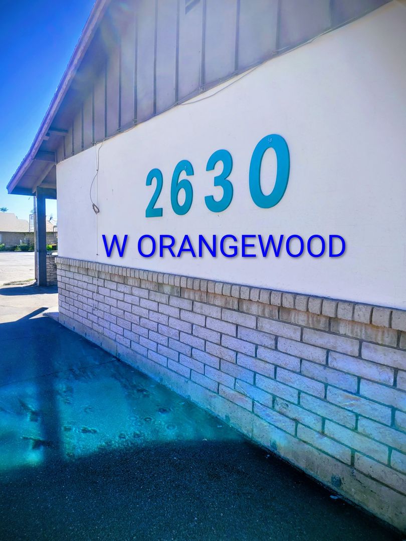 Phoenix Apartment: 2630 W. Orangewood Ave