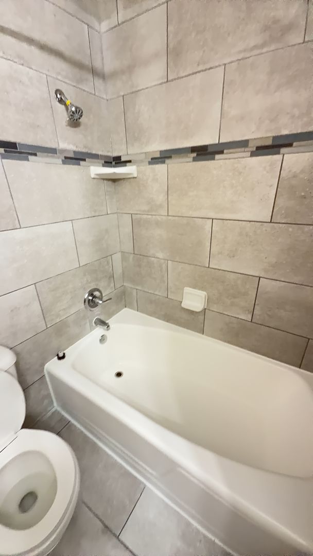 Rochester Apartment: 1882 -1888 20th St NW