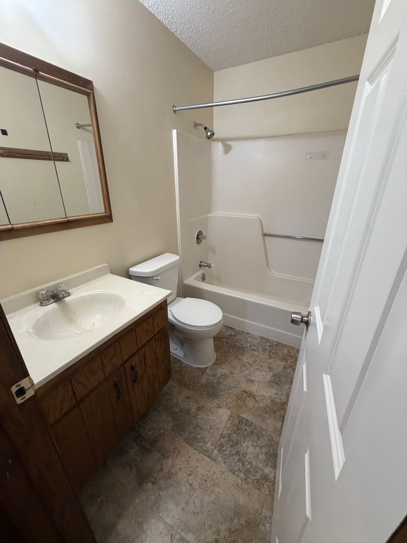 Rochester Apartment: 1902 - 1929 20th ST NW