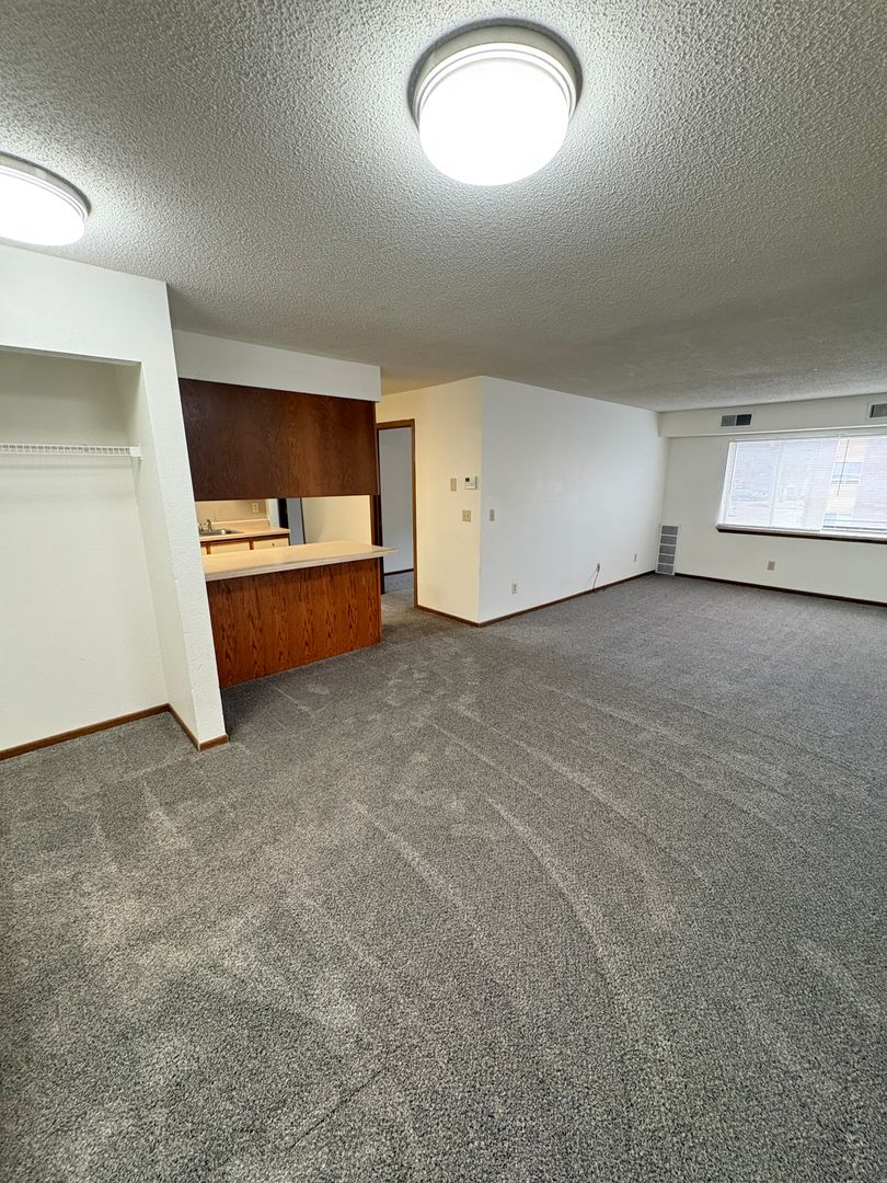 Saint Cloud Apartment: 1510 9th Ave S