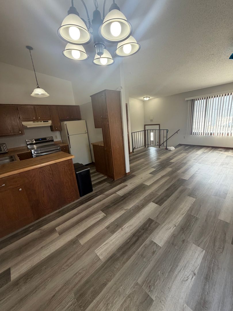 Rochester Apartment: 1902 - 1929 20th ST NW