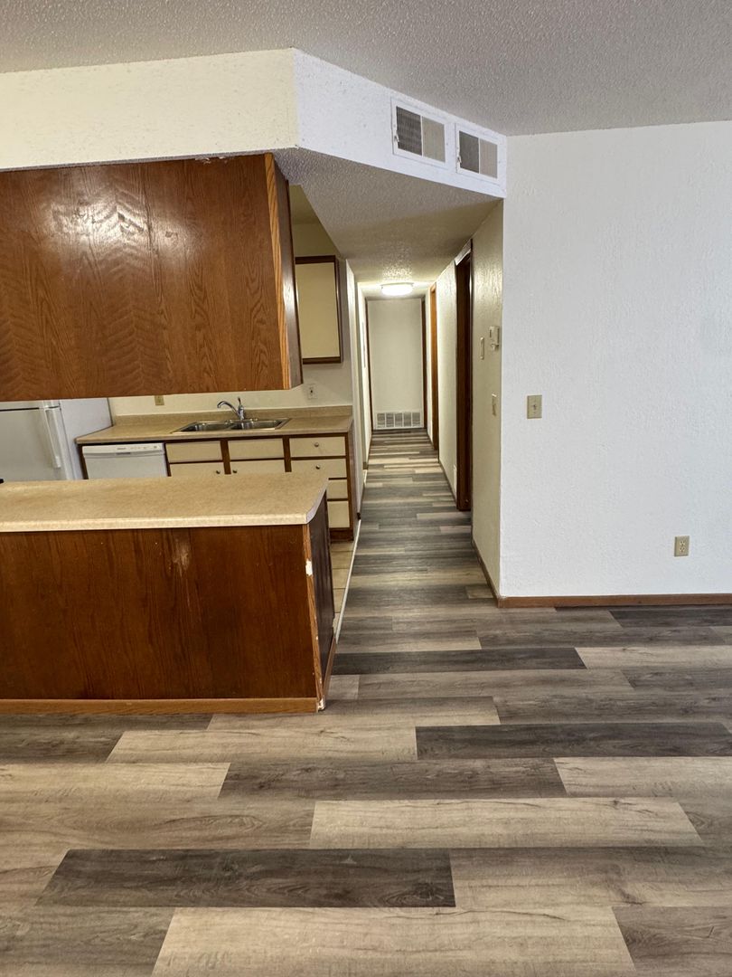 Saint Cloud Apartment: 1510 9th Ave S