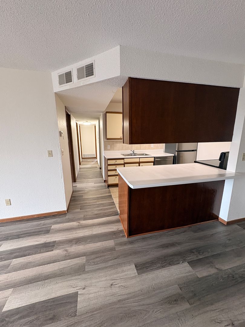 Saint Cloud Apartment: 1510 9th Ave S