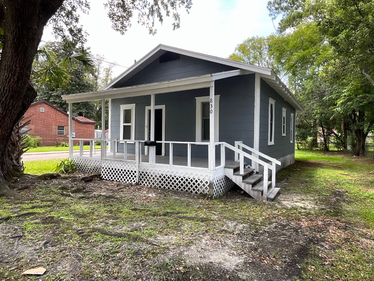 Jacksonville House: 830 Garfield Street