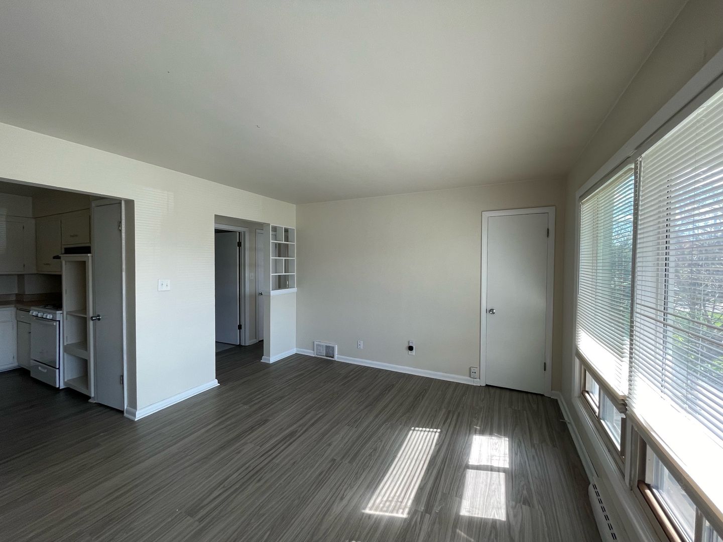 Milwaukee Apartment: 4020 N 73rd St