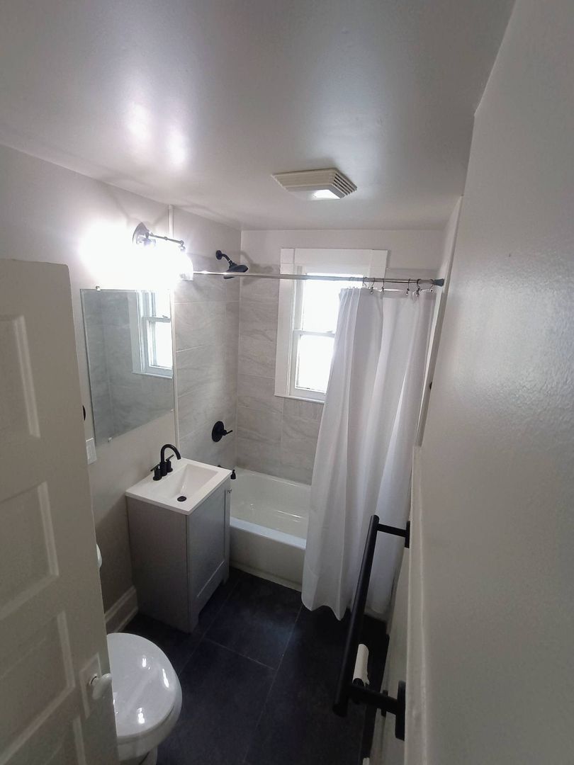 Milwaukee Townhome: 1822 N Warren Ave