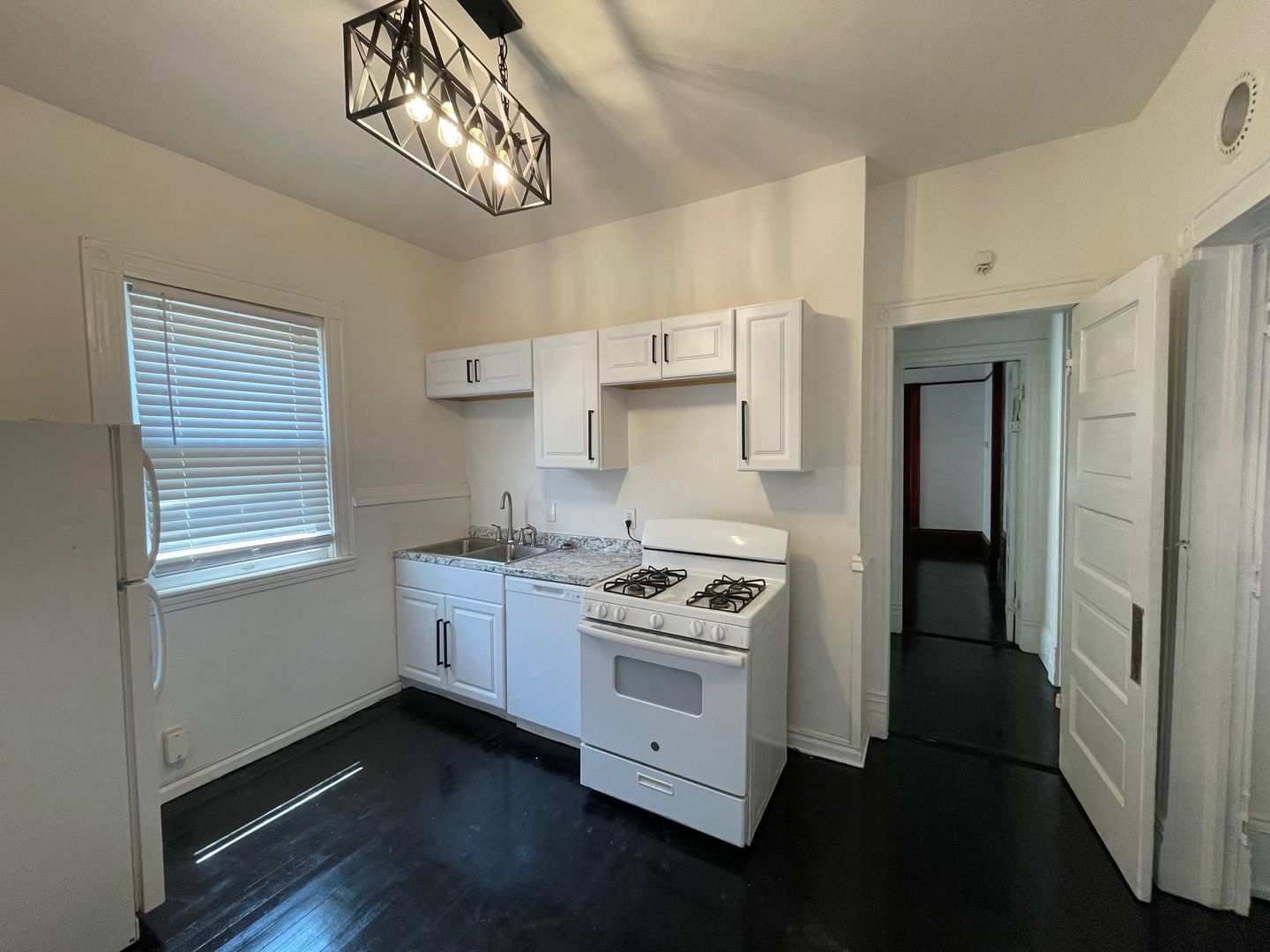 Milwaukee Apartment: 2536 N Oakland Ave