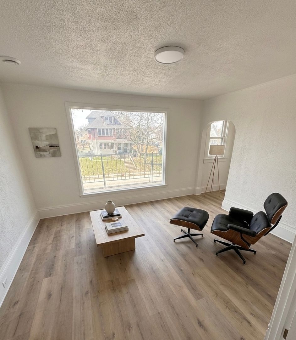 Milwaukee Apartment: 1922 N 27th St