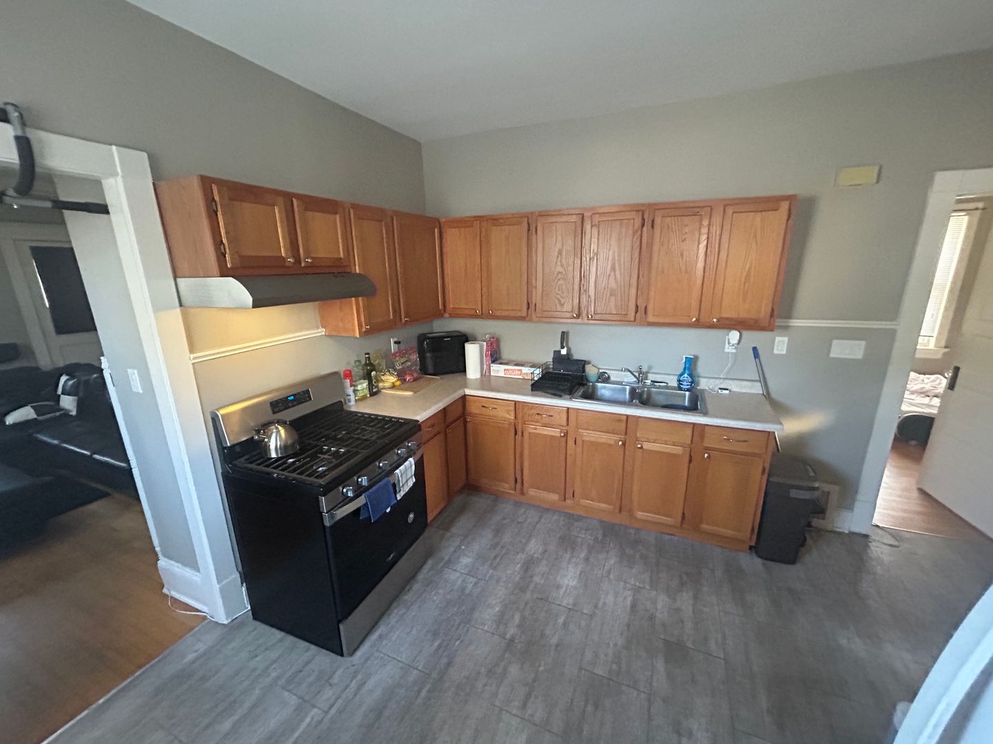 Milwaukee Apartment: 1729 N Warren Ave