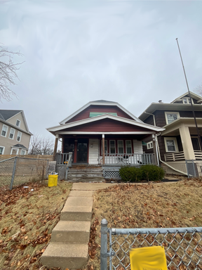 Classic Charm in Harambee – Spacious 2BR with Original Built-Ins & Wood Floors – photo 1